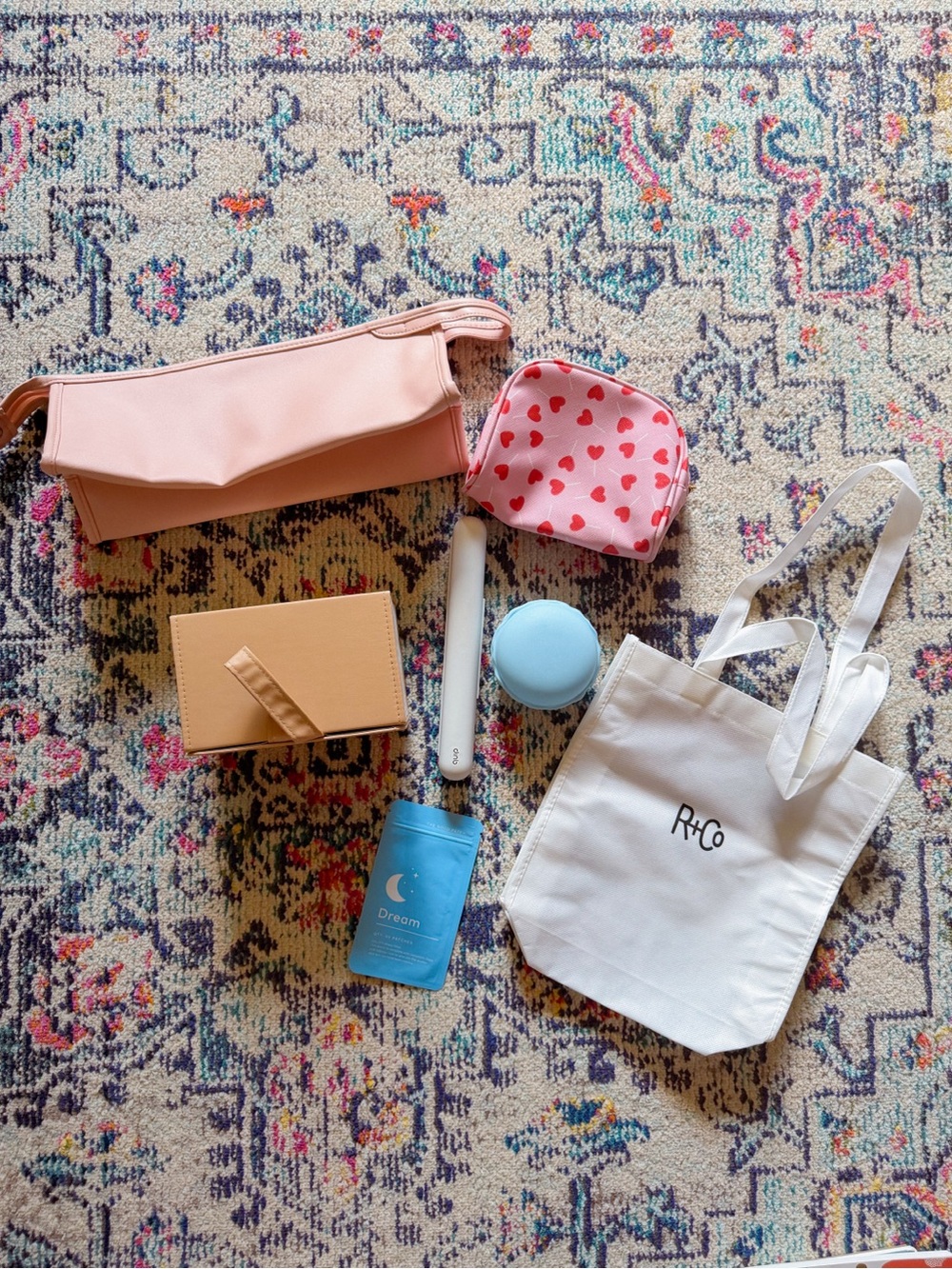 The Glam On The Go Bundle – Travel Cases Bag Tote & More